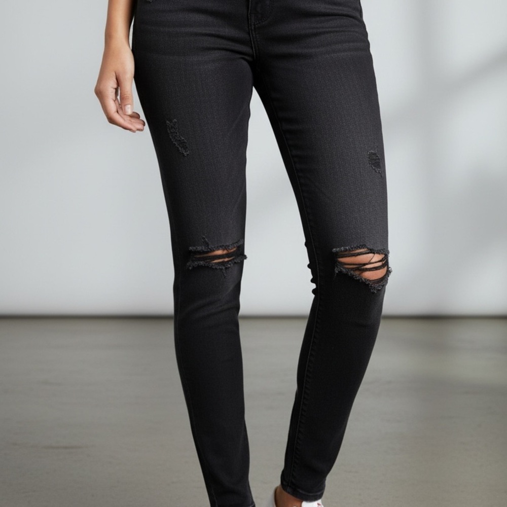 Old Navy Black‎ Distressed Skinny Jeans
